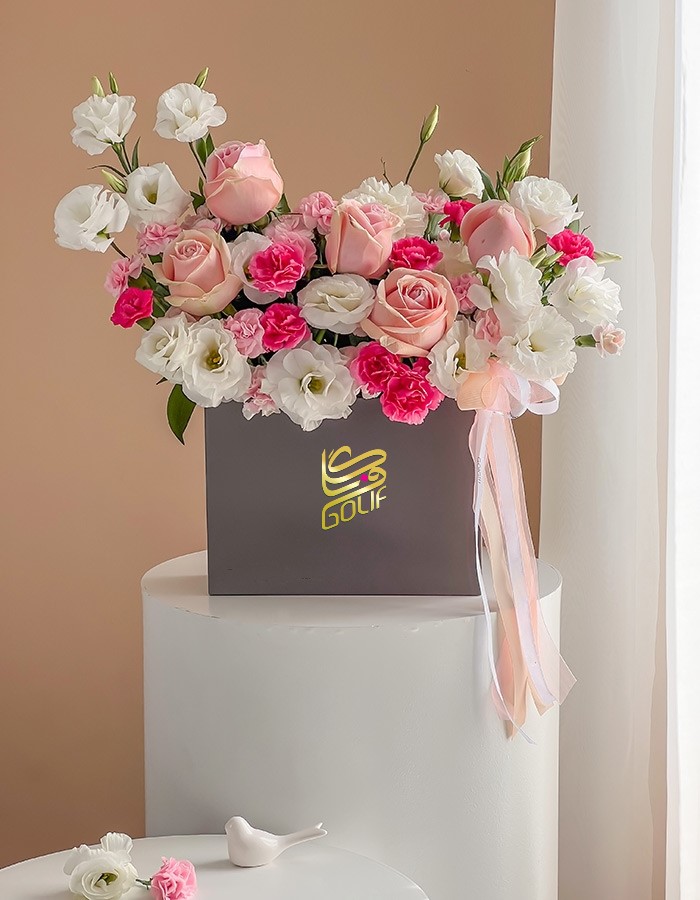 باکس گل تبریک عاشقانه هدیه تولد عیادت نوزاد فوق لاکچری ارسال رایگان زیبا لاکچری ارسال فوری سریع گل فروشی آنلاین گل فروشی گلیف golif جعبه گل زیبا لاکچری آنترویم لیلیوم ارکیده